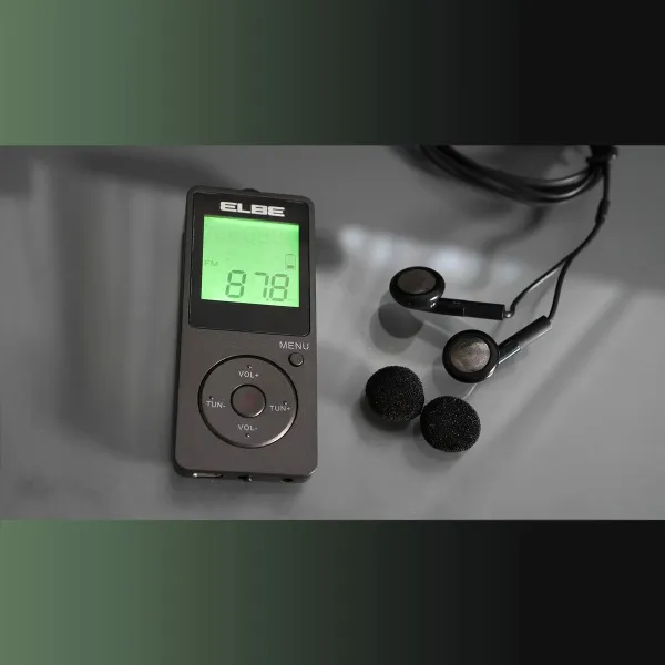 Transistoriradio ELBE RF-95 Tumman harmaa Urheilu AM/FM