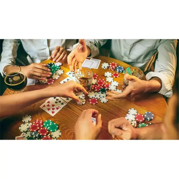 Poker - Set of 300 chips in a case HQ 23528
