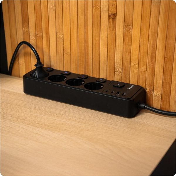 Huslog Power strip with 5 switches