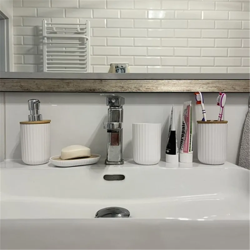 Bathroom accessories set - white Ruhhy 24635