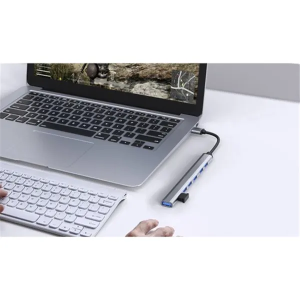 Izoxis 24374 USB-keskitin - 1 portti 3.2 + 6 porttia 2.0
