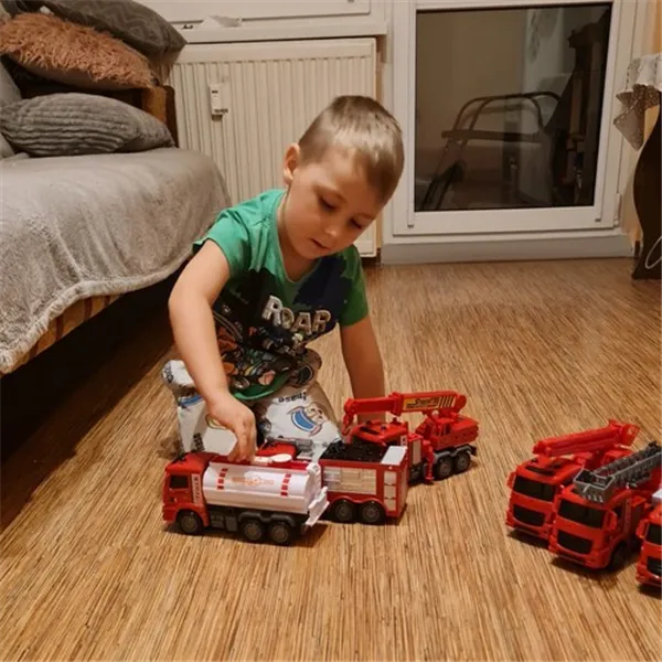 Kruzzel 24631 tuletõrjeautode komplekt