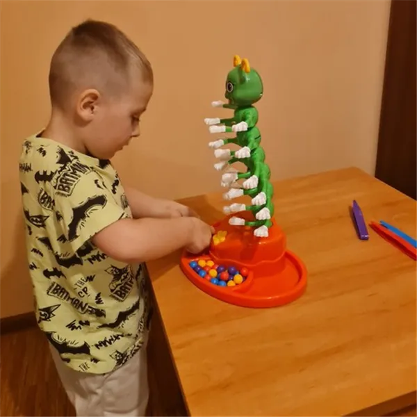 Dejojošā simtkāja arkādes spēle 24716
