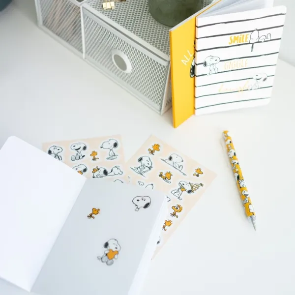 Snoopy - 15-piece school supplies set | Pirkti internetu — Megaluks