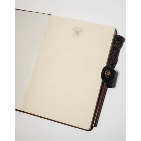 Harry Potter - A5 Notebook / Notebook with Wand | Osta verkosta — Megaluks