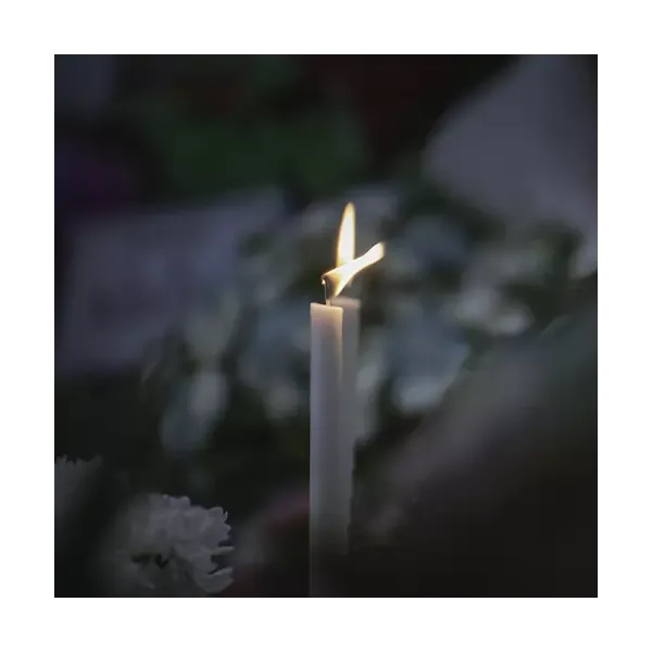 Valkoinen kartiokynttilä - 40 kpl:n setti