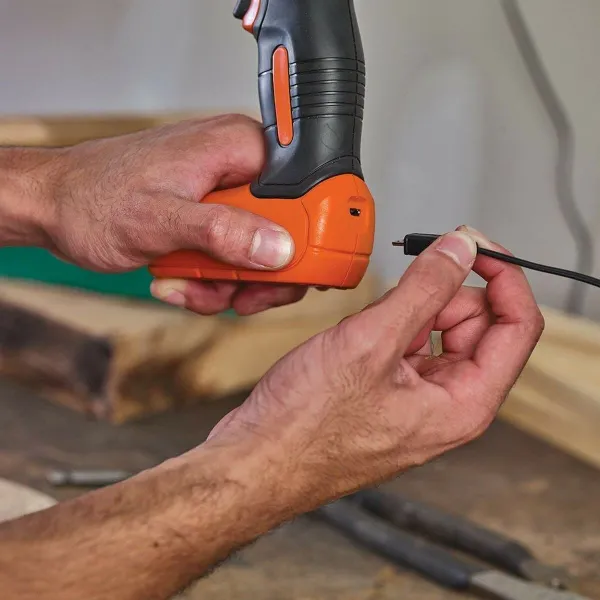 Sähköruuvimeisseli Black & Decker BDCD8 Kompakti Pora