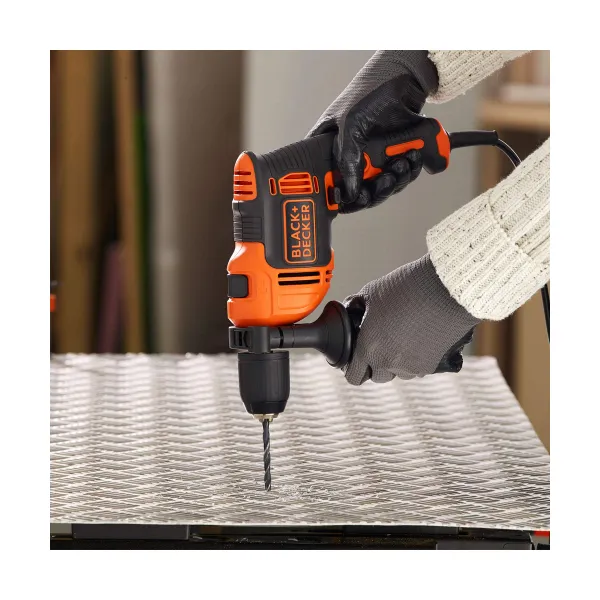 Urbja un piederumu komplekts Black & Decker BEH710K-QS 230 V 710 W