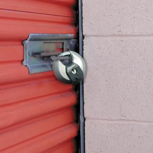 Piekaramā atslēga ar slēdzeni Master Lock M40EURT (2 gb.)
