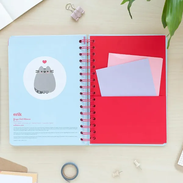 Pusheen - Calendar / Weekly Planner 2023/2024 from the Purrfect Love collection (14.8 x 21 cm)