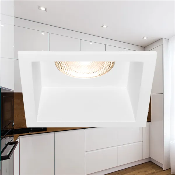 BRY-TETRA-CF-SQR-WHT-SPOTLIGHT