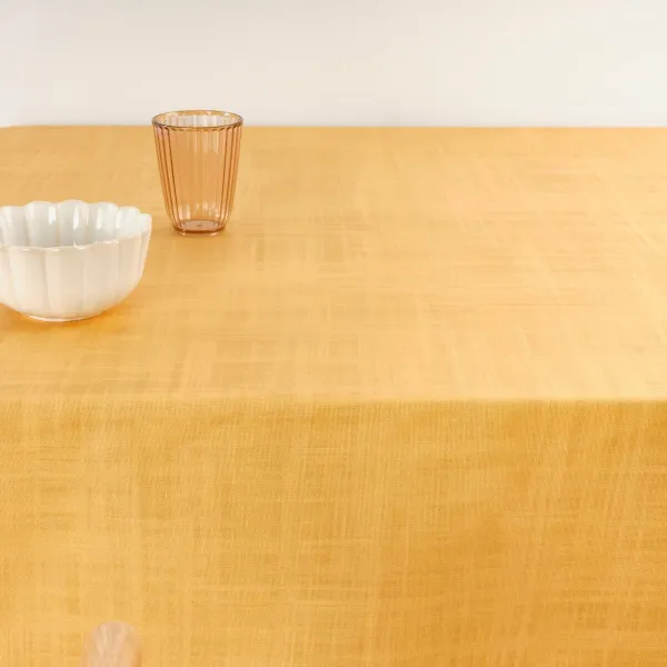 Tahroja estävä pöytäliina Belum Liso Sinappi 200 x 150 cm