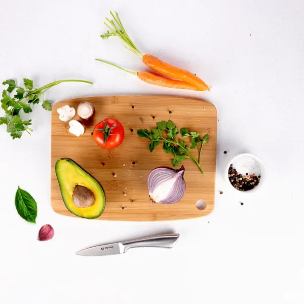 Alpina - Cutting board in bamboo wood 30x23 cm