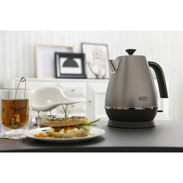 Vedenkeitin DeLonghi KBI2001.S 2000 W 1,7 L Hopeinen Kromi Metalli