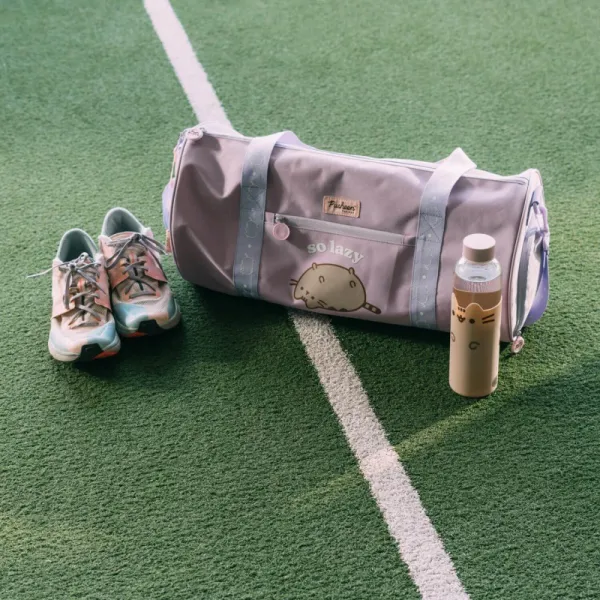 Pusheen - Sports/travel bag from the Moments collection (30 x 50 cm)
