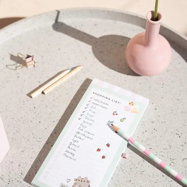 Pusheen - Magnetic notebook / shopping list for the fridge + pencil (10 x 21 cm)