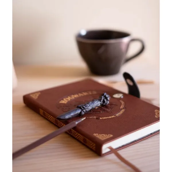 Harry Potter - A5 Notebook / Notebook with Wand-Shaped Pen