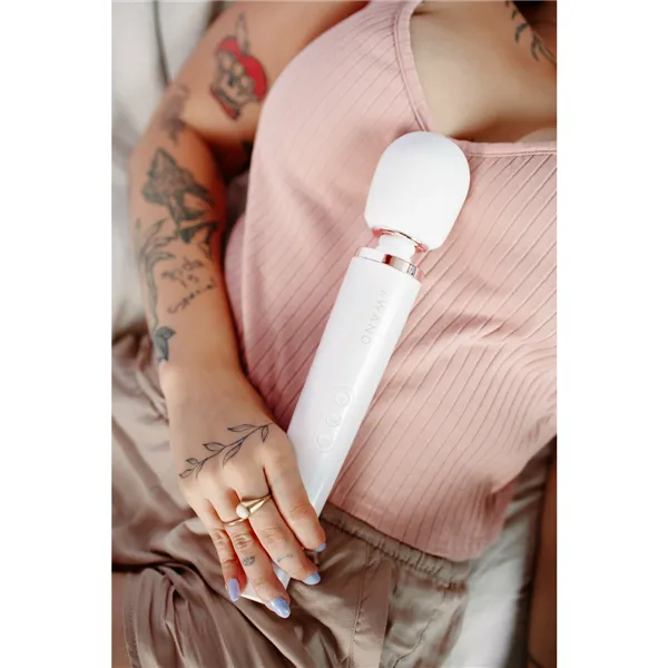 Rechargeable Massager Pearl White Le Wand 93648