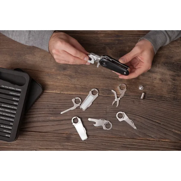 Quirky Switch V2 - Multifunctional pocket knife with 18 functions