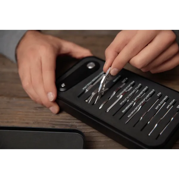 Quirky Switch V2 - Multifunctional pocket knife with 18 functions