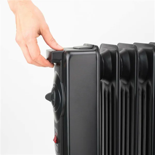 Oil-filled Radiator (11 chamber) Black & Decker BXRA2300E 2300W Black 2300 W