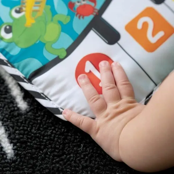 Игровой коврик Baby Einstein Ocean Explorers Neptune's Kick & Explore музыкальный