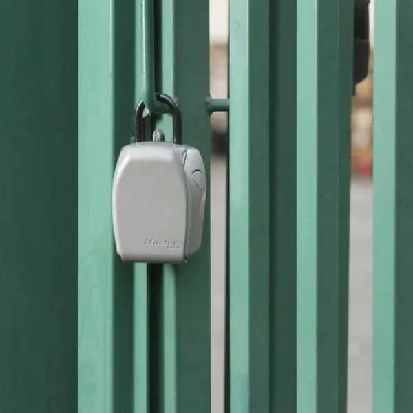 Saugi dėžutė raktams Master Lock 5414EURD Pilka