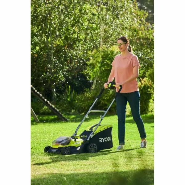 Аккумуляторная газонокосилка Ryobi LithiumPlus 36 V 5 Ah 20-70 mm 37 cm 45 L