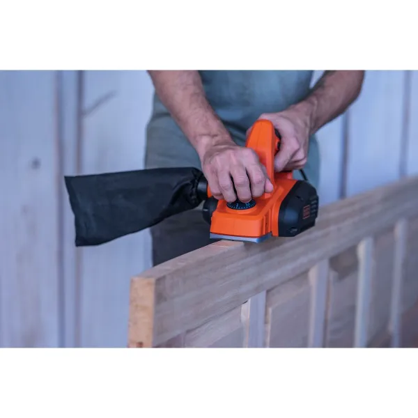 Elektriskā galdnieka lidmašīna Black & Decker bew712-qs