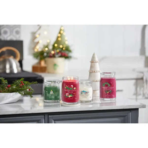 Aromatizuota žvakė Yankee Candle Holiday Cheer 567 g