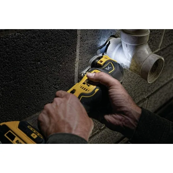 Daudzfunkcionālo darba instrumentu Dewalt DCS356NT-XJ