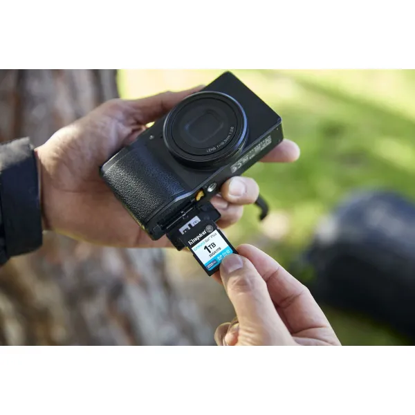 Micro SD Memory Card with Adaptor Kingston SDG4/1TB 1 TB