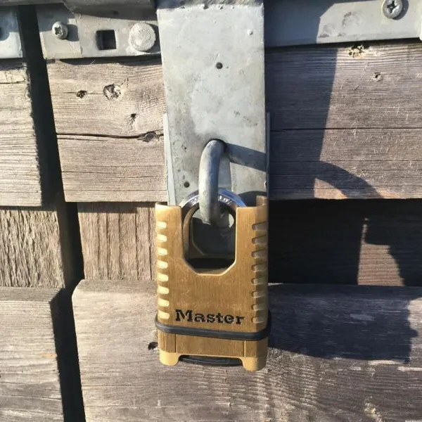 Kombinēšanas piekaramā atslēga Master Lock M1177EURD Misiņš