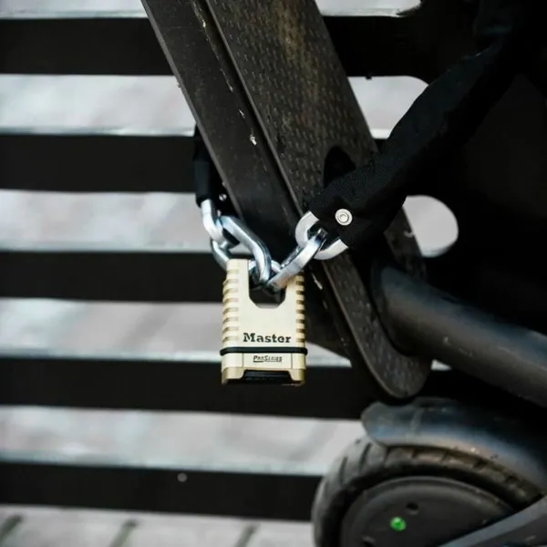 Kombinēšanas piekaramā atslēga Master Lock M1177EURD Misiņš