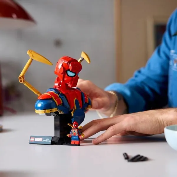 Rakennussetti Lego 76326 Iron Spider-Man Bust 379 Kappaletta