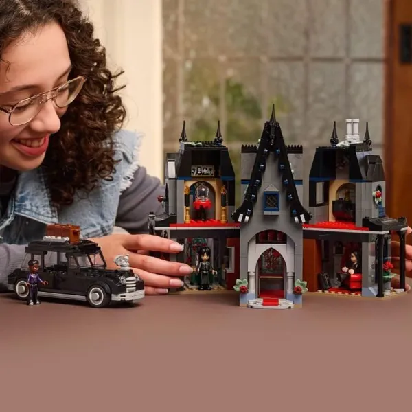 Building Blocks Lego Wednesday 76786 1000 Pieces