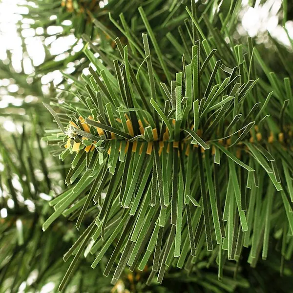 CHRISTMAS TREE ON TRUNK 140 CM