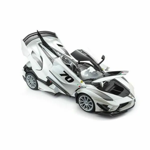 Автомобиль Bburago Ferrari FXX K-EVO #70 PE 1:18