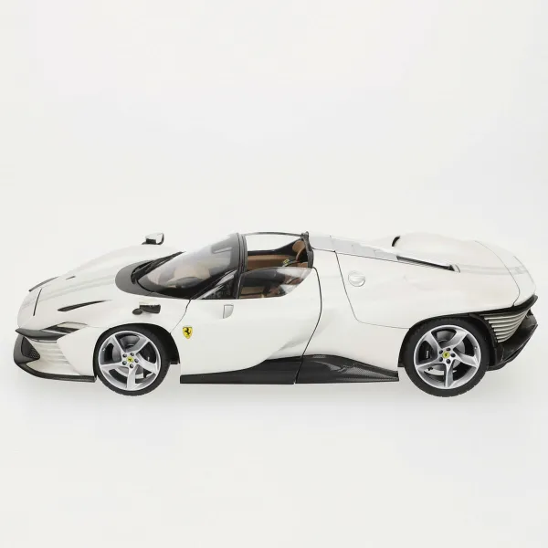 Auto Bburago Ferrari Daytona SP 1:18