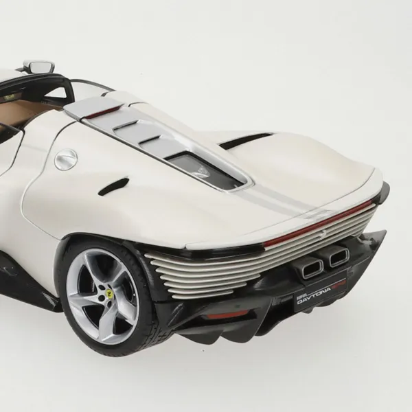 Автомобиль Bburago Ferrari Daytona SP 1:18