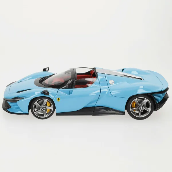 Автомобиль Bburago Ferrari Daytona SP 1:18