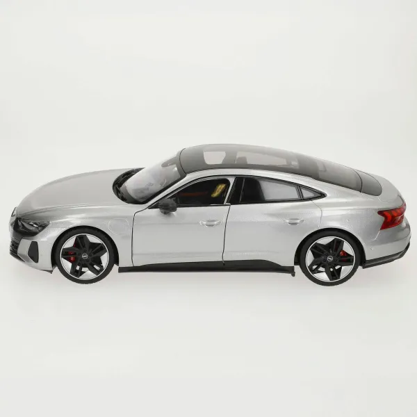 Auto Bburago GT-Audi RS E-TRON GT 2022 1:18
