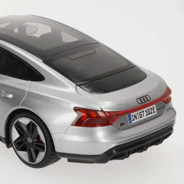 Auto Bburago GT-Audi RS E-TRON GT 2022 1:18