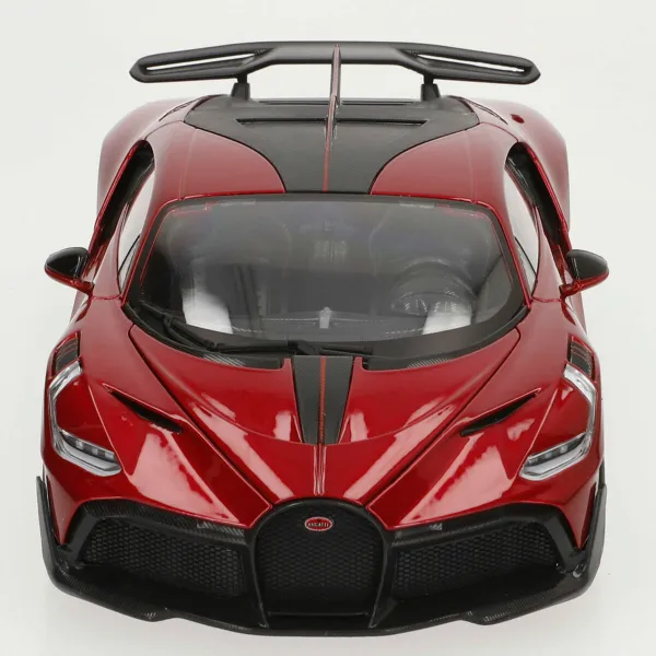 Автомобиль Bburago GT Bugatti Divo 1:18