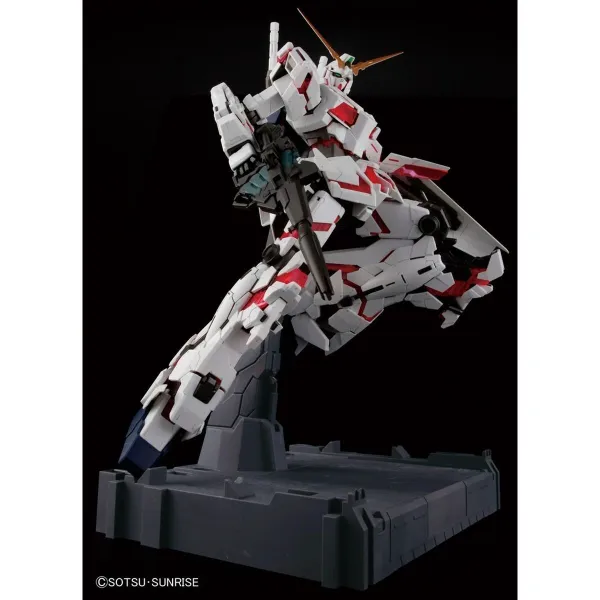 Toimintahahmot Bandai PG 1/60 UNICORN GUNDAM Animaatio ja anime (japanilainen animaatio)