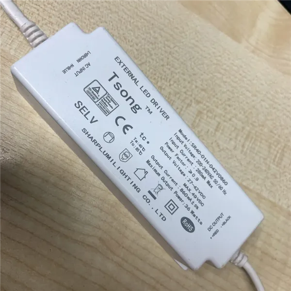 LED-ajuri 36W 860mA 27-42VDC | Osta verkosta — Megaluks