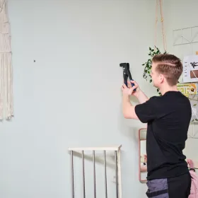 Kannettava kolmijalka Grundig