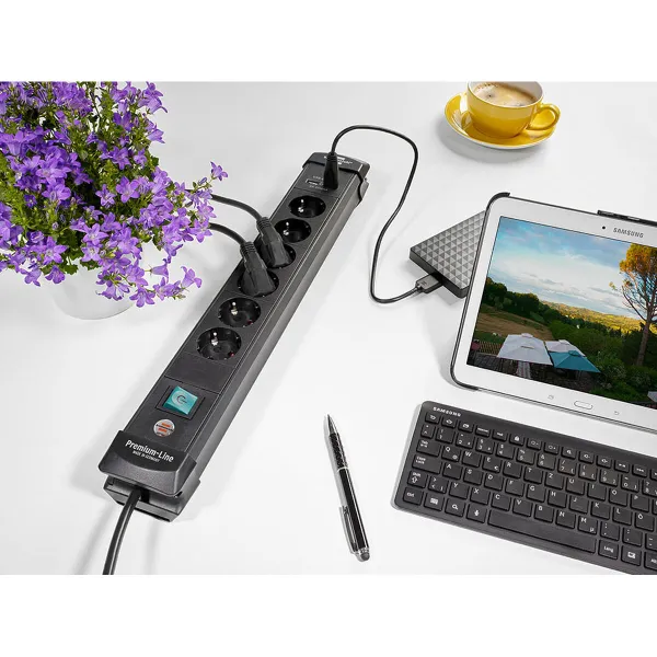 Strāvas virtene - 6 ligzdas ar Slēdzi Brennenstuhl Premium-Line 3600 W (3 m)