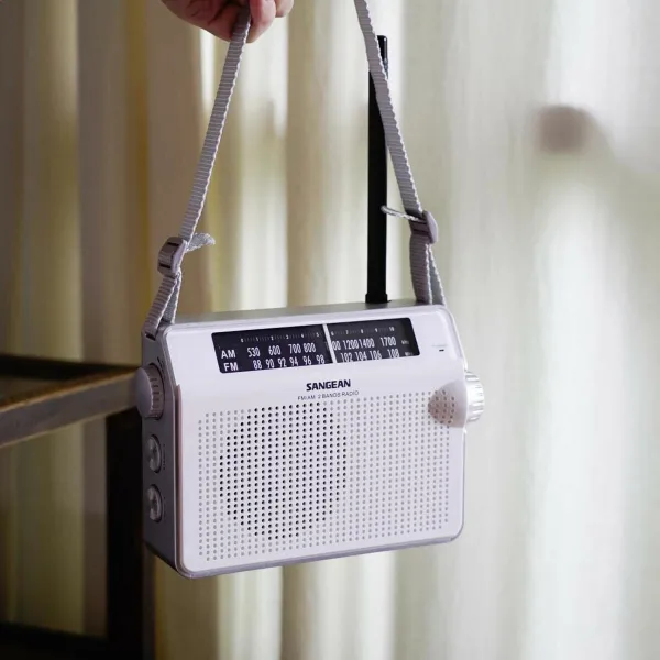 AM/FM-raadio Sangean Valge