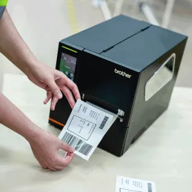 „Smart Velvet“ dėklas, skirtas „Motorola Moto E13“, tamsiai mėlynas